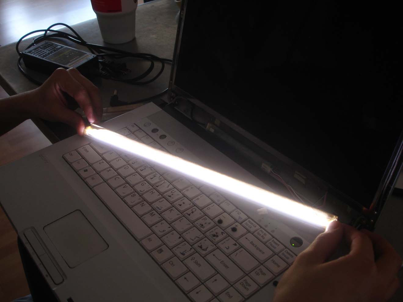 Замена и ремонт подсветки экрана ноутбука в Сочи